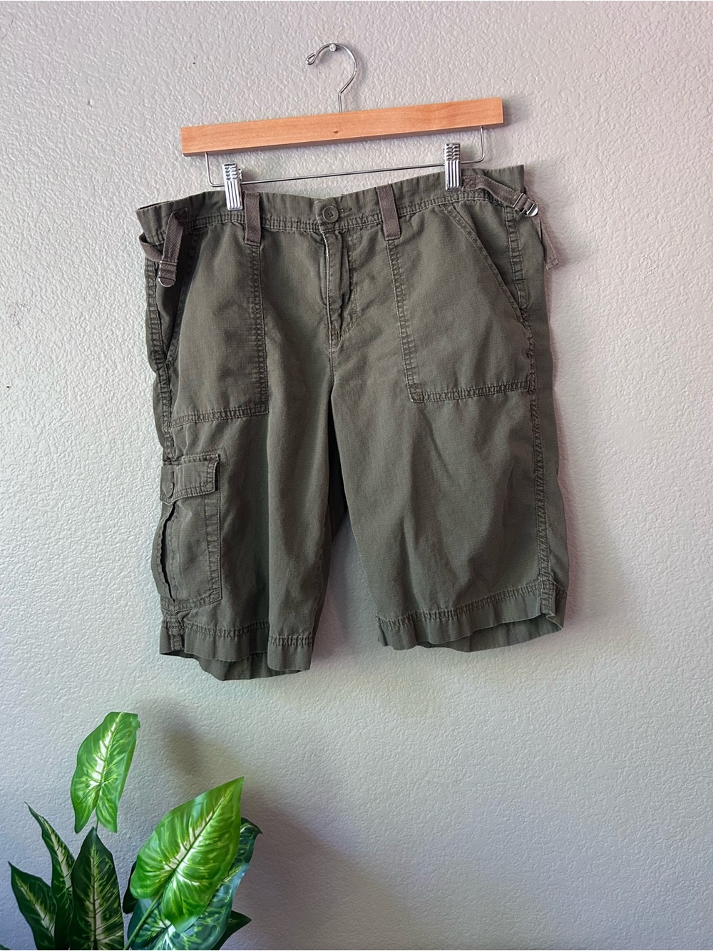 100% Cotton Calvin Klein Jeans Olive Green Cargo Shorts - Utility Shorts